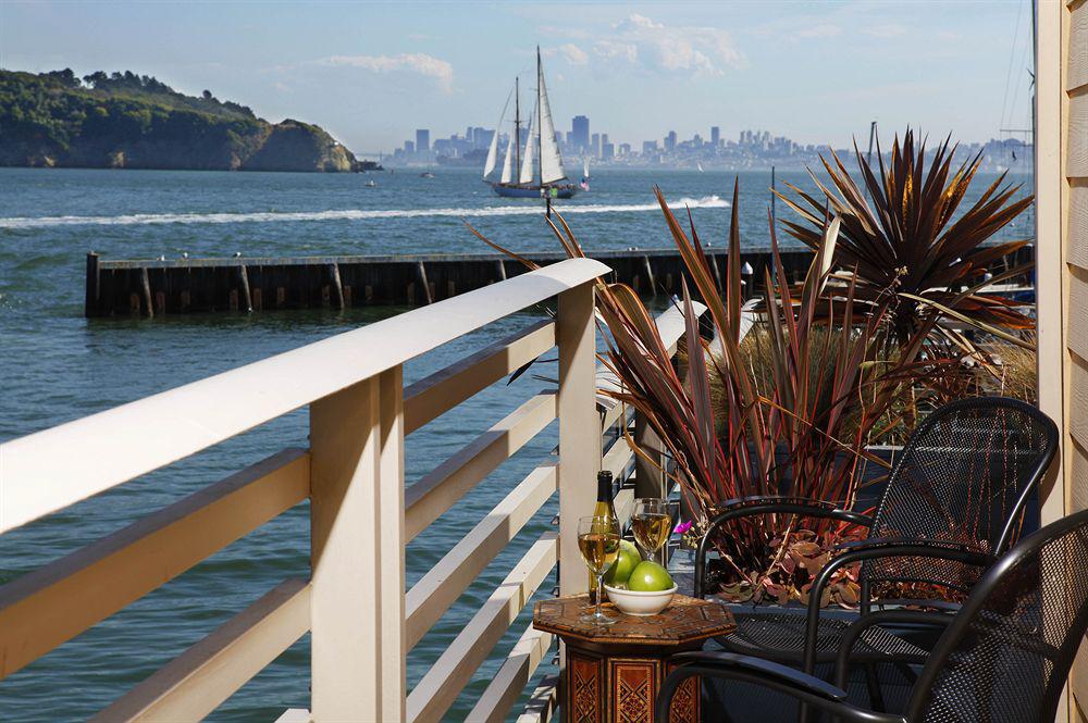 Waters Edge Hotel Tiburon Buitenkant foto