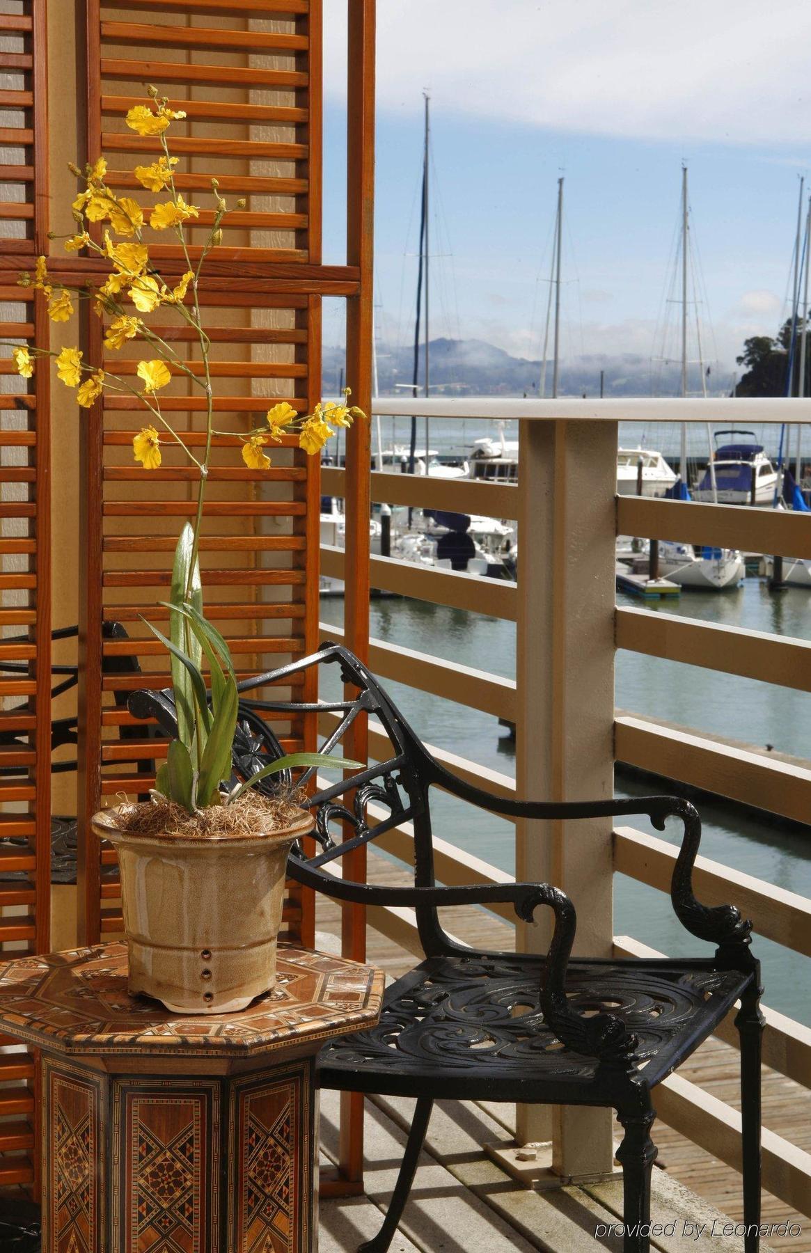 Waters Edge Hotel Tiburon Kamer foto