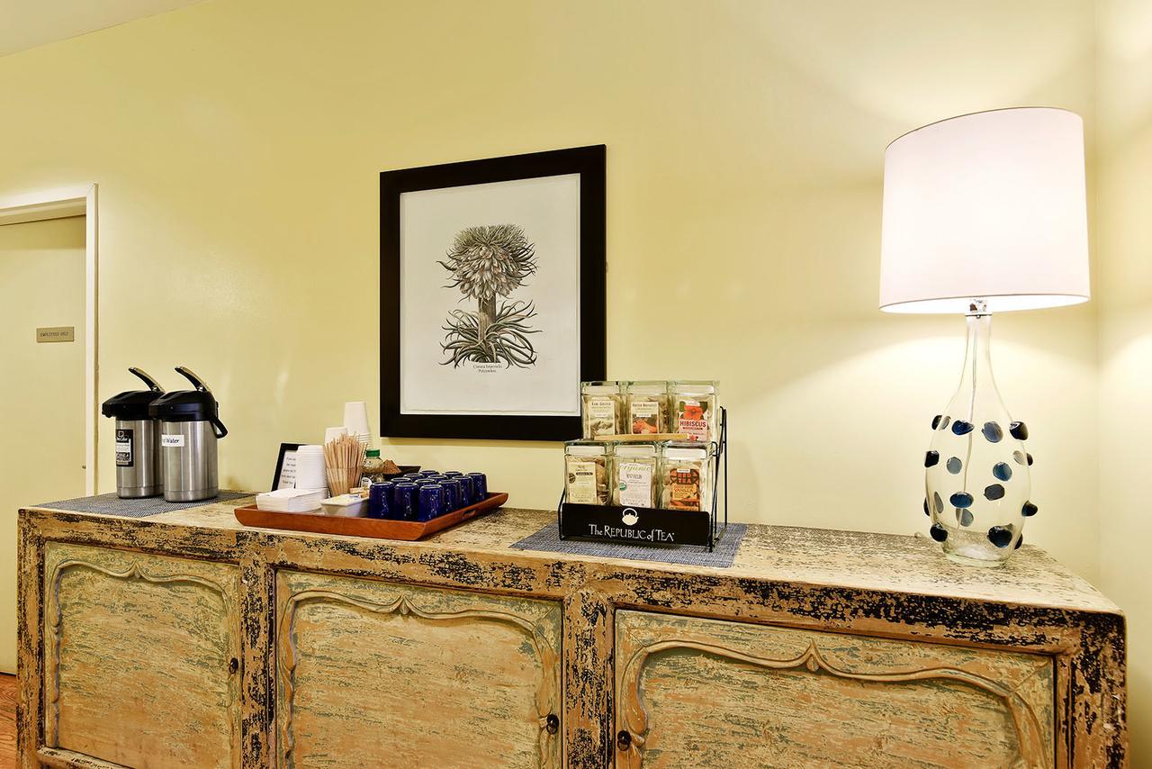 Waters Edge Hotel Tiburon Buitenkant foto