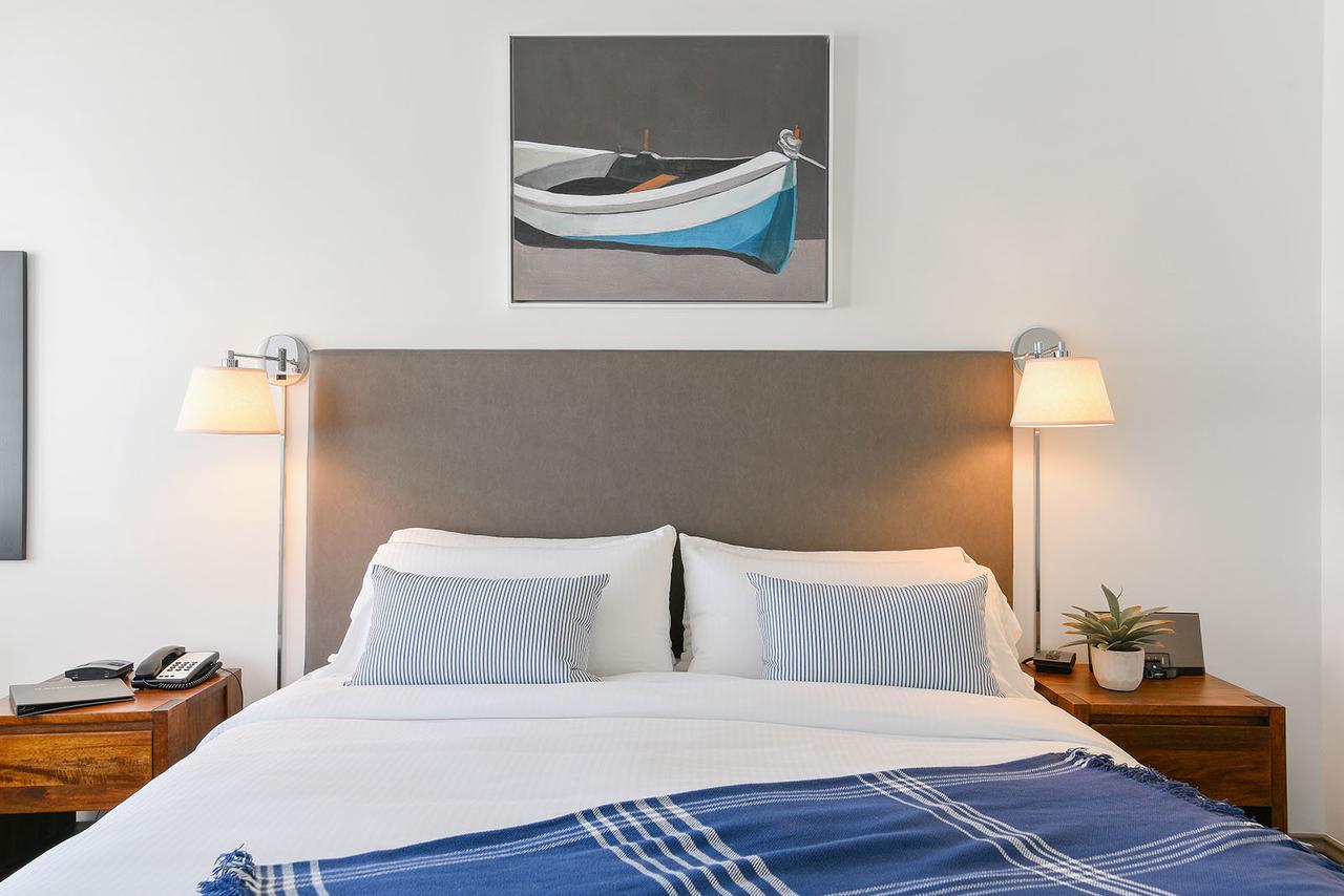 Waters Edge Hotel Tiburon Buitenkant foto