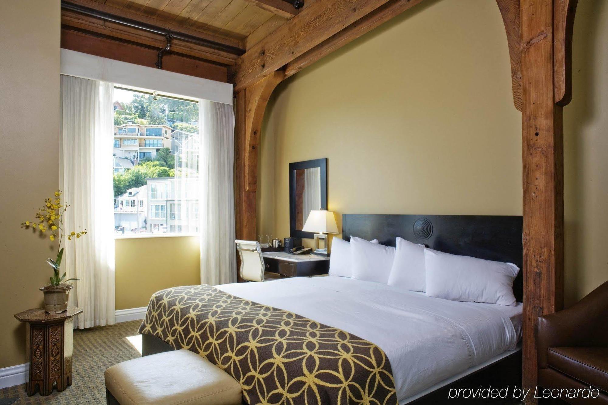 Waters Edge Hotel Tiburon Kamer foto